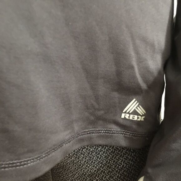Reebok Performance thumb hole pull over! - Picture 6 of 7